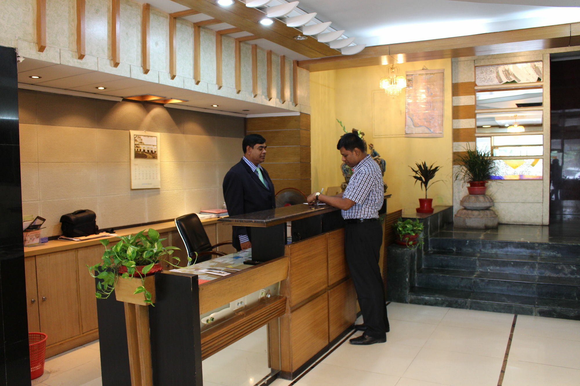 Hotel Golden Deer Дакка Экстерьер фото
